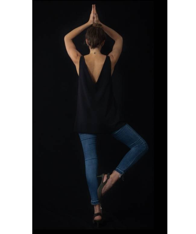 Camiseta Slight Preta Costas